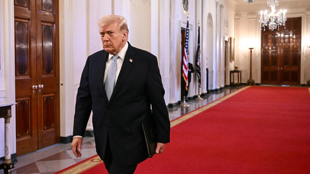 Straße von Hormus: Ein "einfacher militärischer Schritt" mit "geringem Risiko": So schätzt der US-Präsident eine Unterstützung von Nato-Partnern zur Sicherung der Straße von Hormus ein.