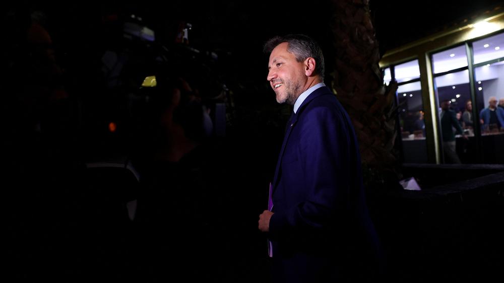  Wird der rechtsextreme RN bald in Marseille den Bürgermeister stellen? Sein Kandidat Franck Allisio zieht in die Stichwahl ein.