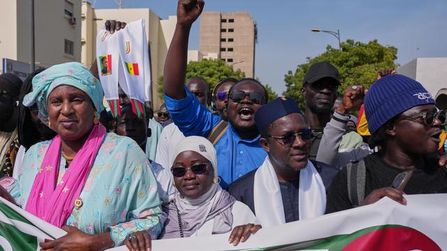 Gesetze gegen Homosexualität: Küssen sich zwei Männer in Dakar