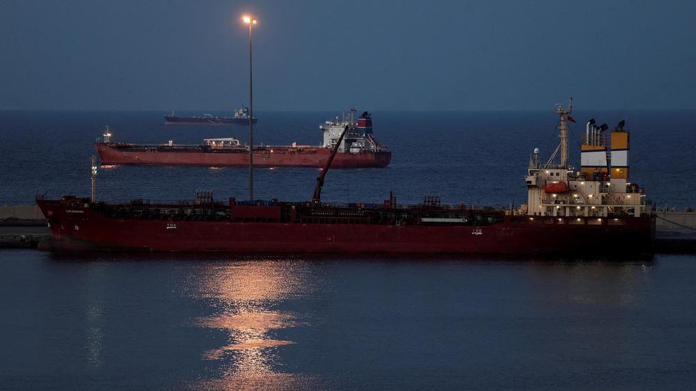  Der US-Präsident denkt, dass die Straße von Hormus bald sicher vor iranischen Angriffen sein werde.