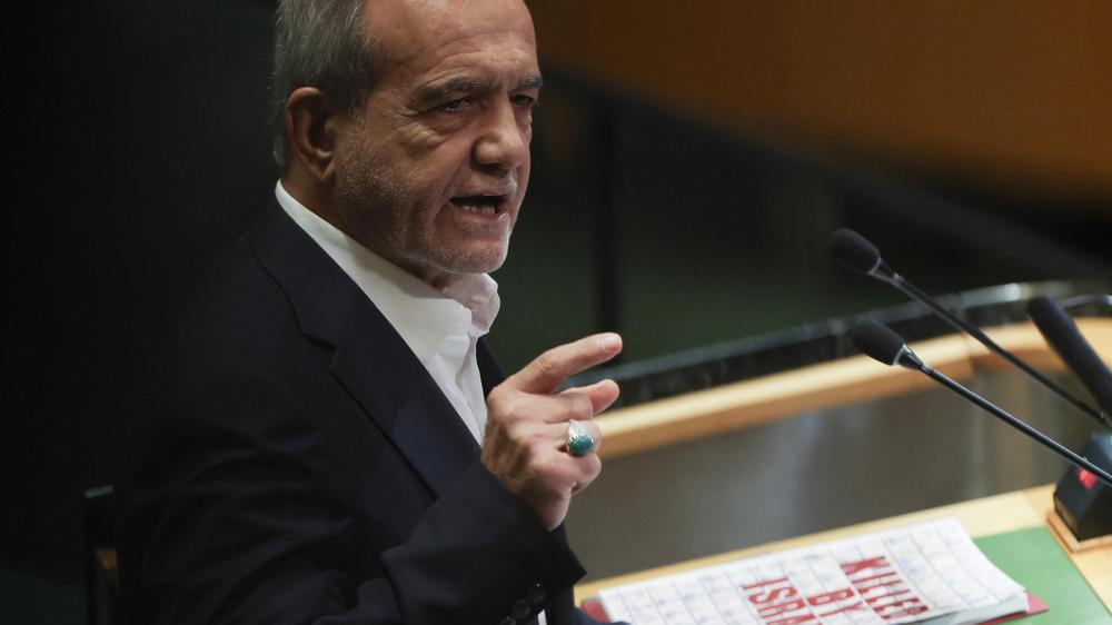  Der iranische Präsident Massud Peseschkian bei der UN-Generaldebatte im September in New York City