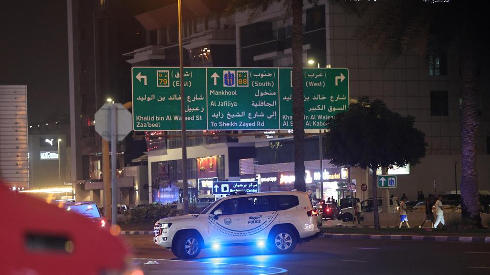  Ein Polizeiauto nahe dem US-Konsulat in Dubai in den Vereinigten Arabischen Emiraten