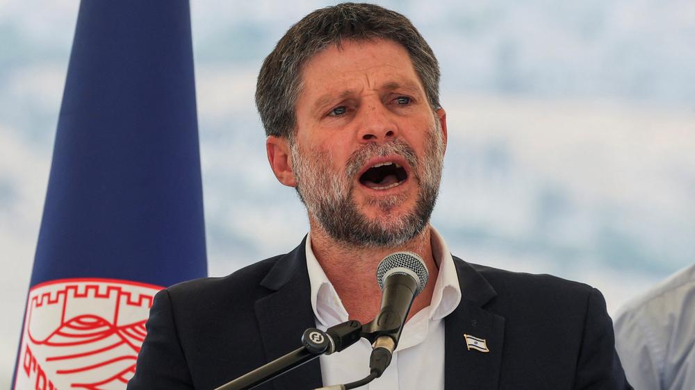  Der israelische Finanzminister Bezalel Smotrich bei einer Pressekonferenz im August 2025