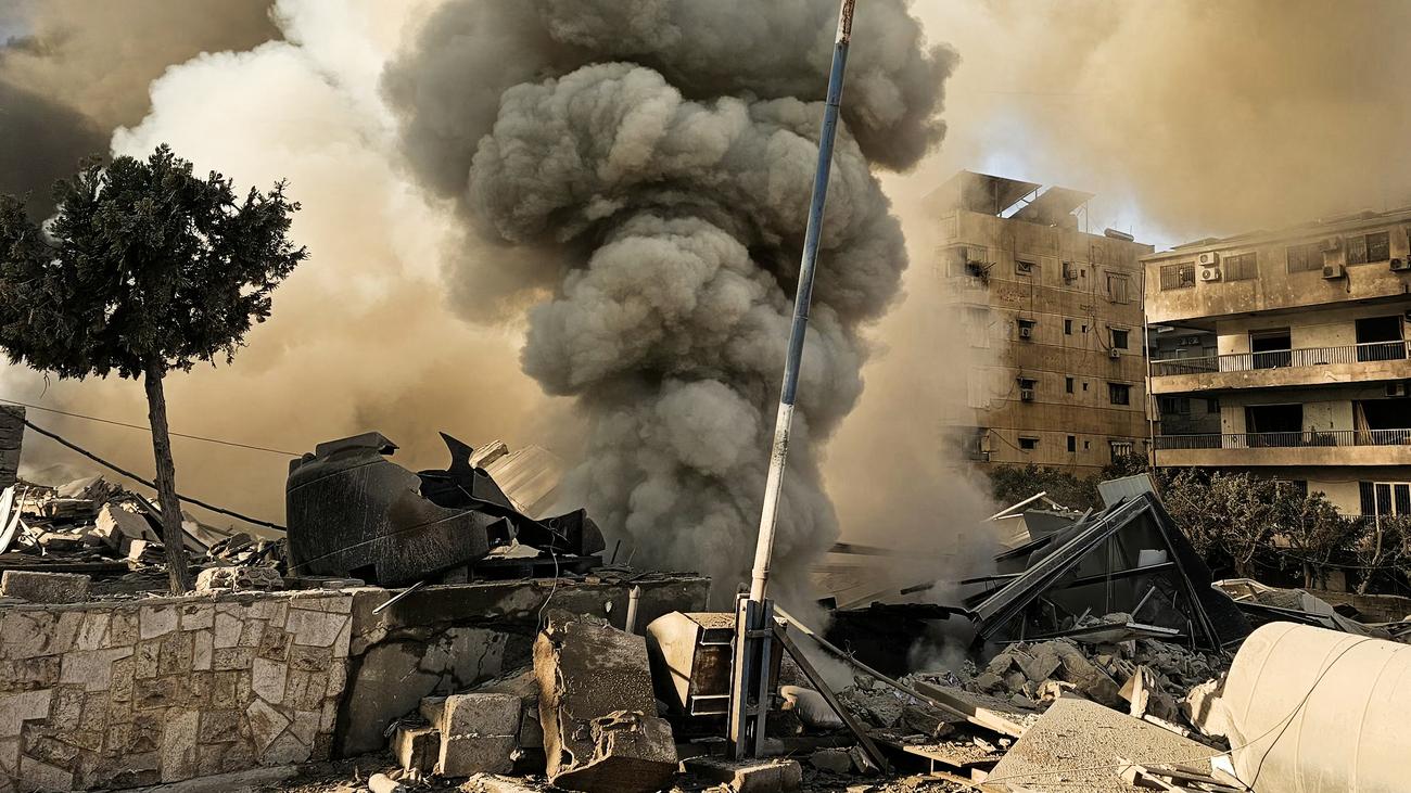 Krieg gegen den Iran: Israel greift zeitgleich Teheran und Beirut an