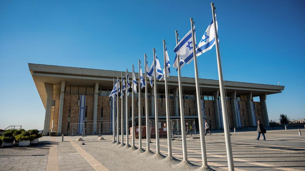 Israel: 62 der 120 Abgeordneten der Knesset stimmten für das umstrittene Gesetz.