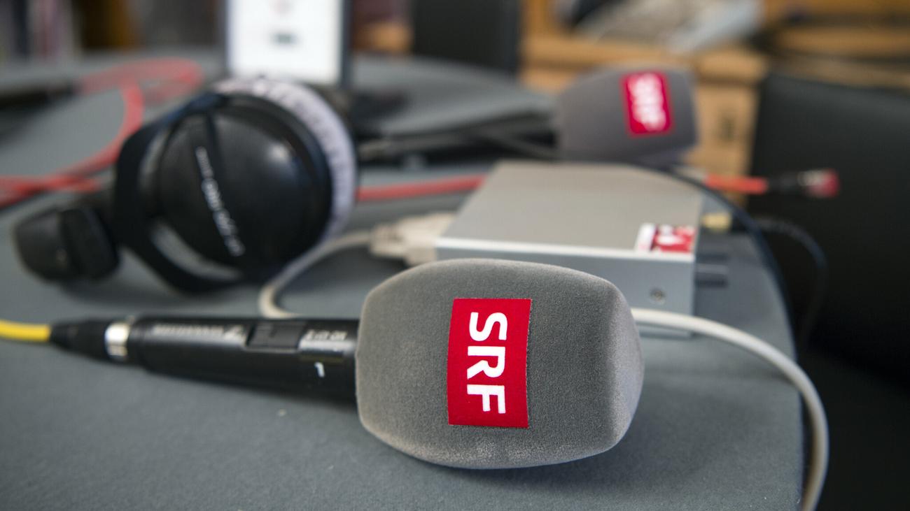 Halbierungsinitiative: Schweiz entscheidet über Abgabe für öffentlich-rechtlichen Rundfunk