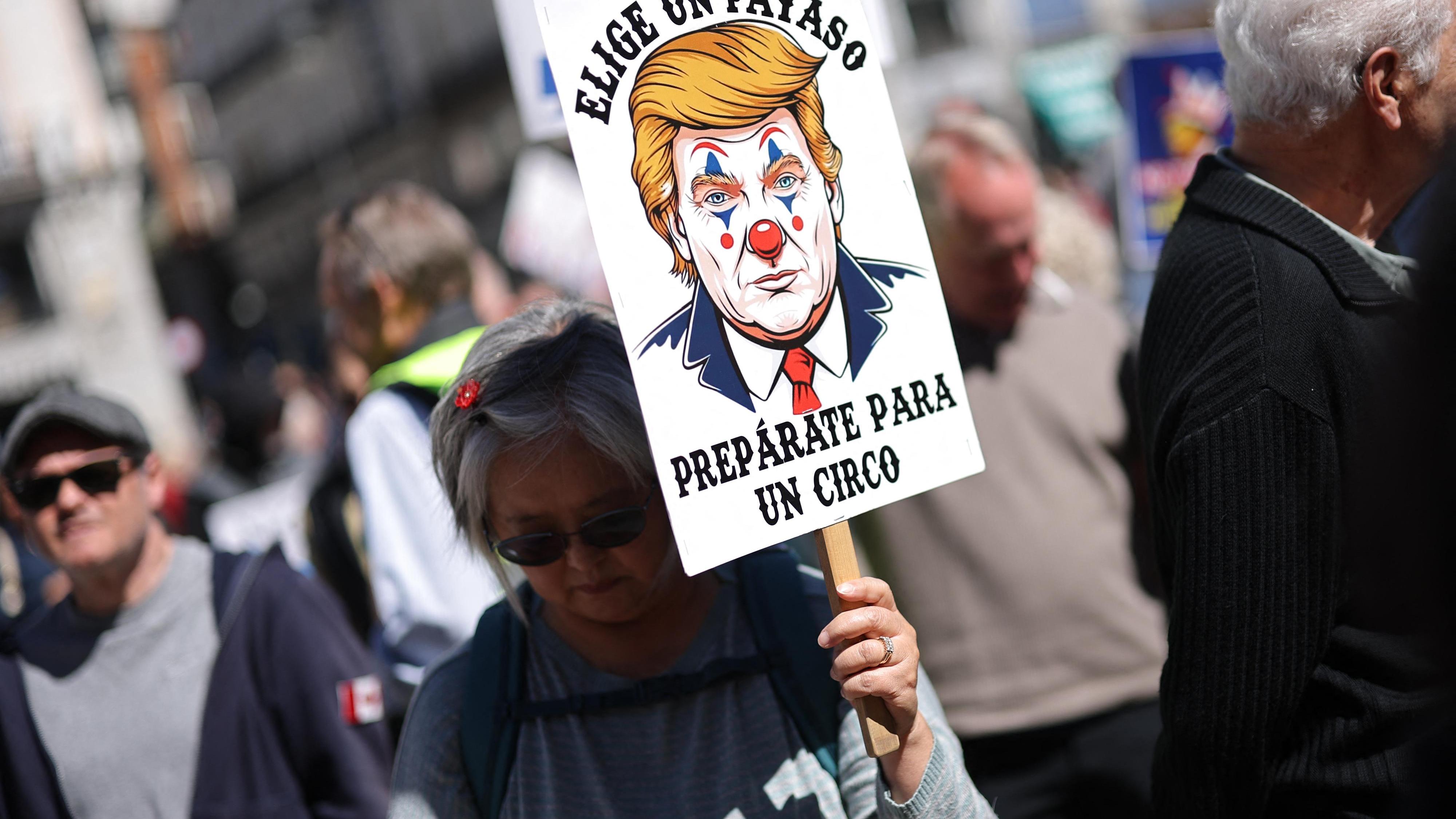 No Kings: Auch in europäischen Städten wie hier in Madrid demonstrierten Menschen gegen die US-Regierung.