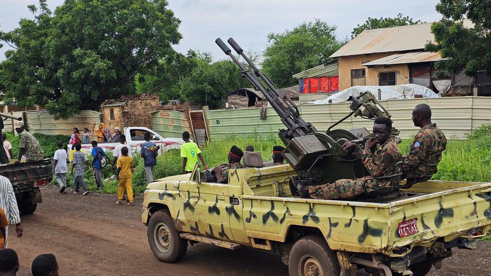  Soldaten der sudanesischen Armee im August 2025 bei einer Militärparade.