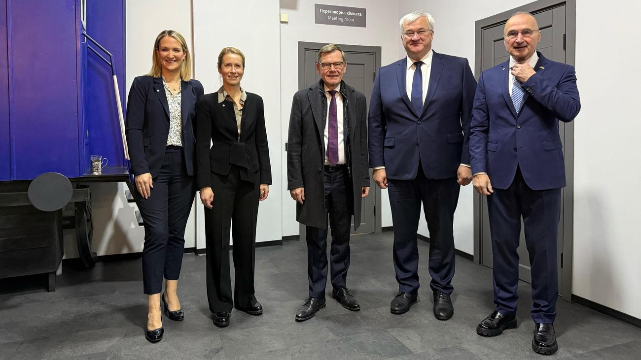 Krieg gegen die Ukraine: Wadephul und Kallas zum Jahrestag von Butscha in der Ukraine