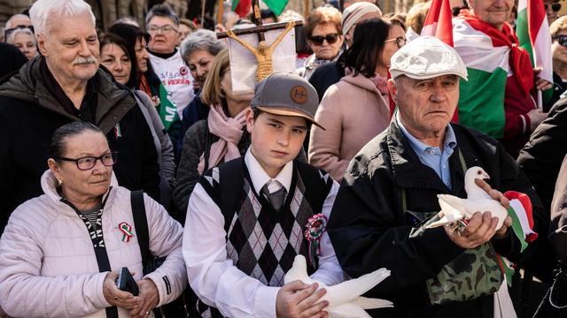 (+) Parlamentswahl in Ungarn: Orbán galt als unbesiegbar. Wählen sie ihn jetzt ab?