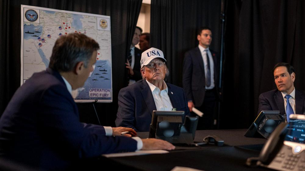  US-Präsident Donald Trump in Palm Beach. Das amerikanische Volk wartet auf Erklärungen zum Krieg gegen den Iran.