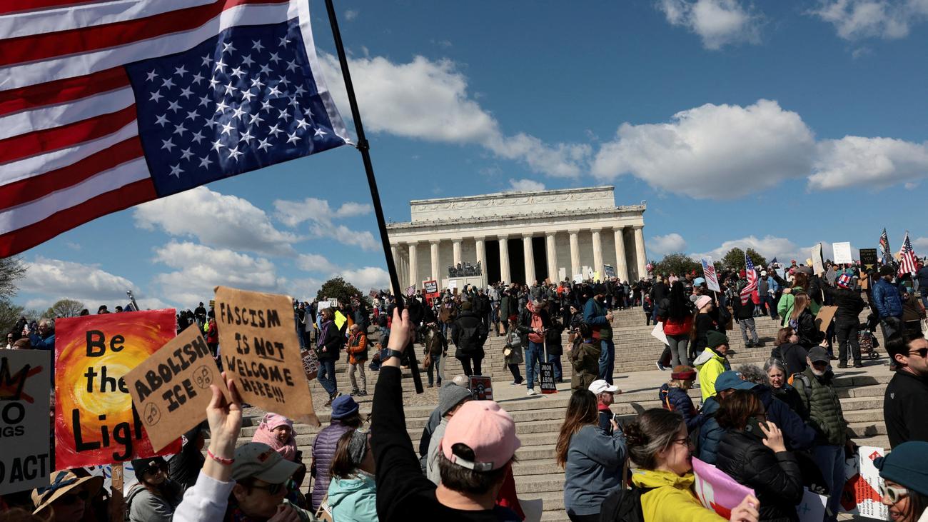 "No Kings": Zehntausende protestieren gegen US-Präsident Donald Trump
