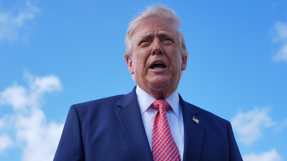  Donald Trump droht dem Iran, sein bis Montag geltendes Ultimatum einzuhalten.