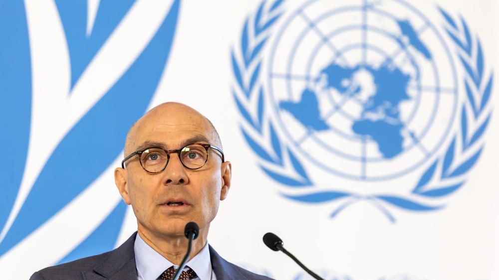  Der Hohe Kommissar der Vereinten Nationen für Menschenrechte, Volker Türk, fordert den Iran auf, Hinrichtungen zu stoppen und ⁠willkürlich Inhaftierte freizulassen.