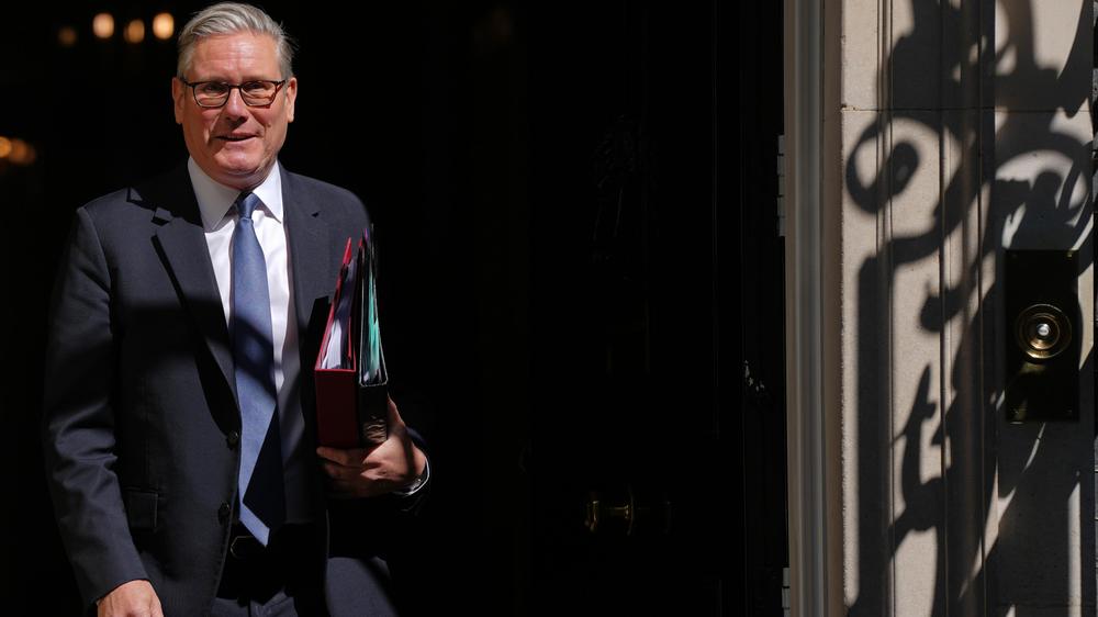  Hat Keir Starmer das Unterhaus bei der Ernennung von Peter Mandelson zum Botschafter getäuscht? Dieser Frage geht das britische Parlament nicht nach.