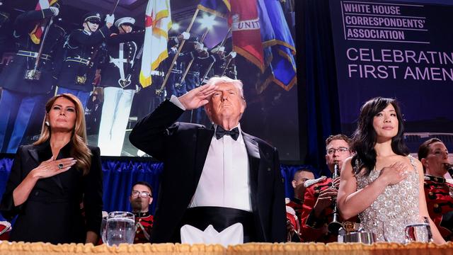 Bild: Schüsse bei Korrespondentengala: Trump fühlt sich durch Anschläge auf sein Leben »geehrt«