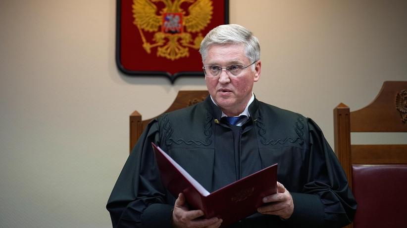 Organisation Memorial: Richter Wjatscheslaw Kirillow verliest am Donnerstag das Urteil, mit dem die "internationale Bewegung" Memorial als extremistisch eingestuft und verboten wird.