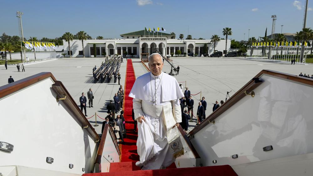  Papst Leo am Flughafen Houari Boumedienne in Algier