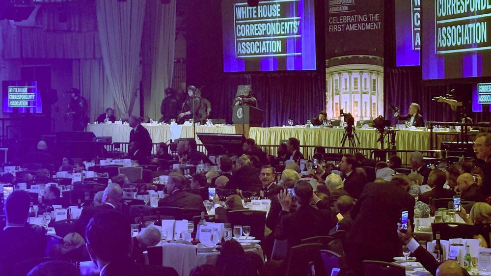 Washington: US-Präsident Donald Trump wurde nach mutmaßlichen Schüssen in Sicherheit gebracht.