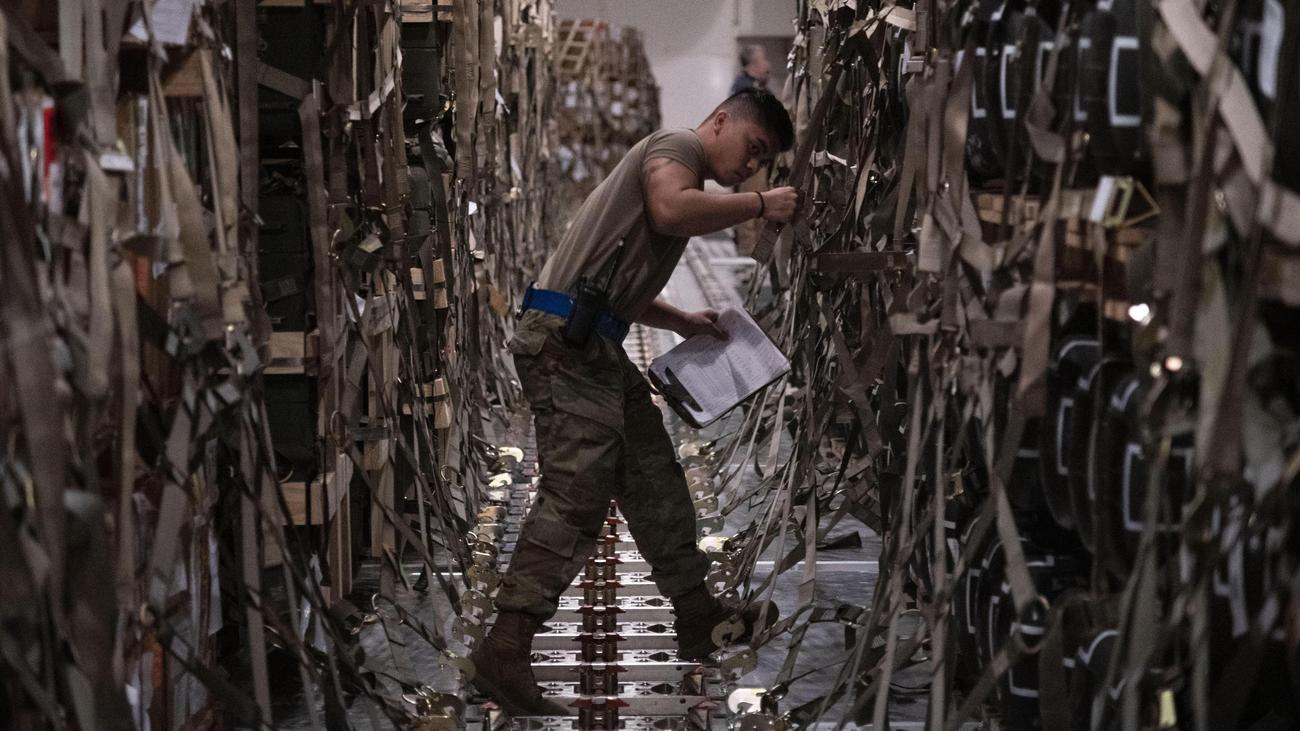 Friedensforschungsinstitut Sipri: Das elfte Jahr in Folge erreichen Militärausgaben neuen Rekord