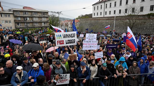 Slowakei: Tausende Slowaken protestieren für Recht auf Briefwahl