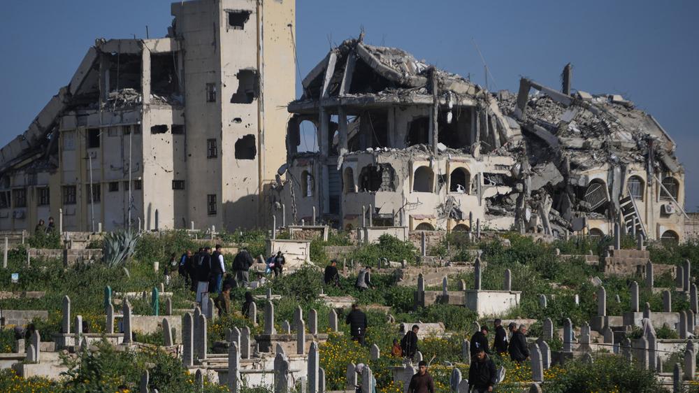  UN-Organisationen vermuten die Zahl getöteter Frauen und Mädchen während des Kriegs in Gaza höher als angegeben, weil bis heute noch viele Tote unter Trümmern verschüttet liegen.