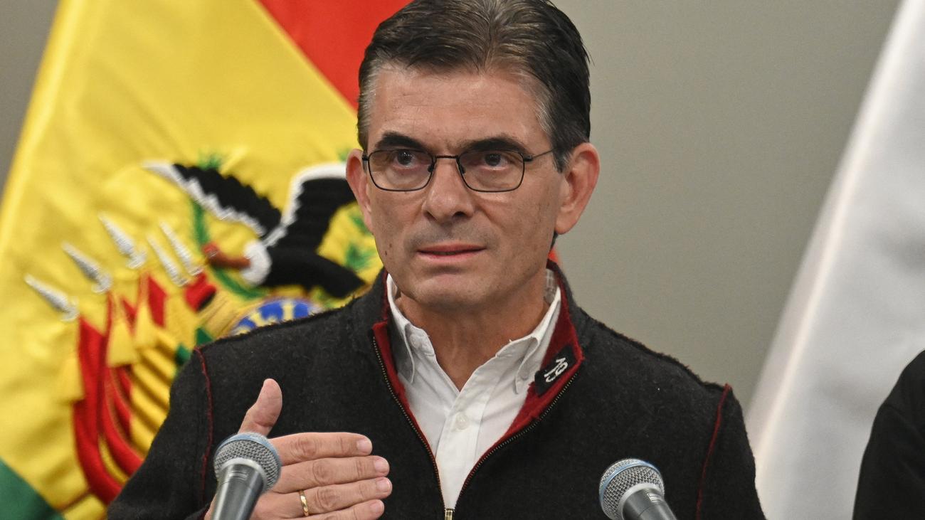 Bolivien: Boliviens Präsident kündigt Umbildung des kabinetts an
