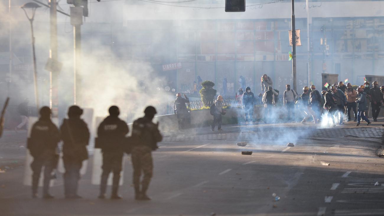 Proteste in Bolivien: Zusammenstöße zwischen Protestierenden und Polizei in Bolivien