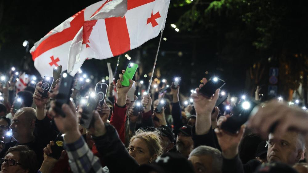  Georgien befindet sich seit rund anderthalb Jahren in einer tiefen politischen Krise.