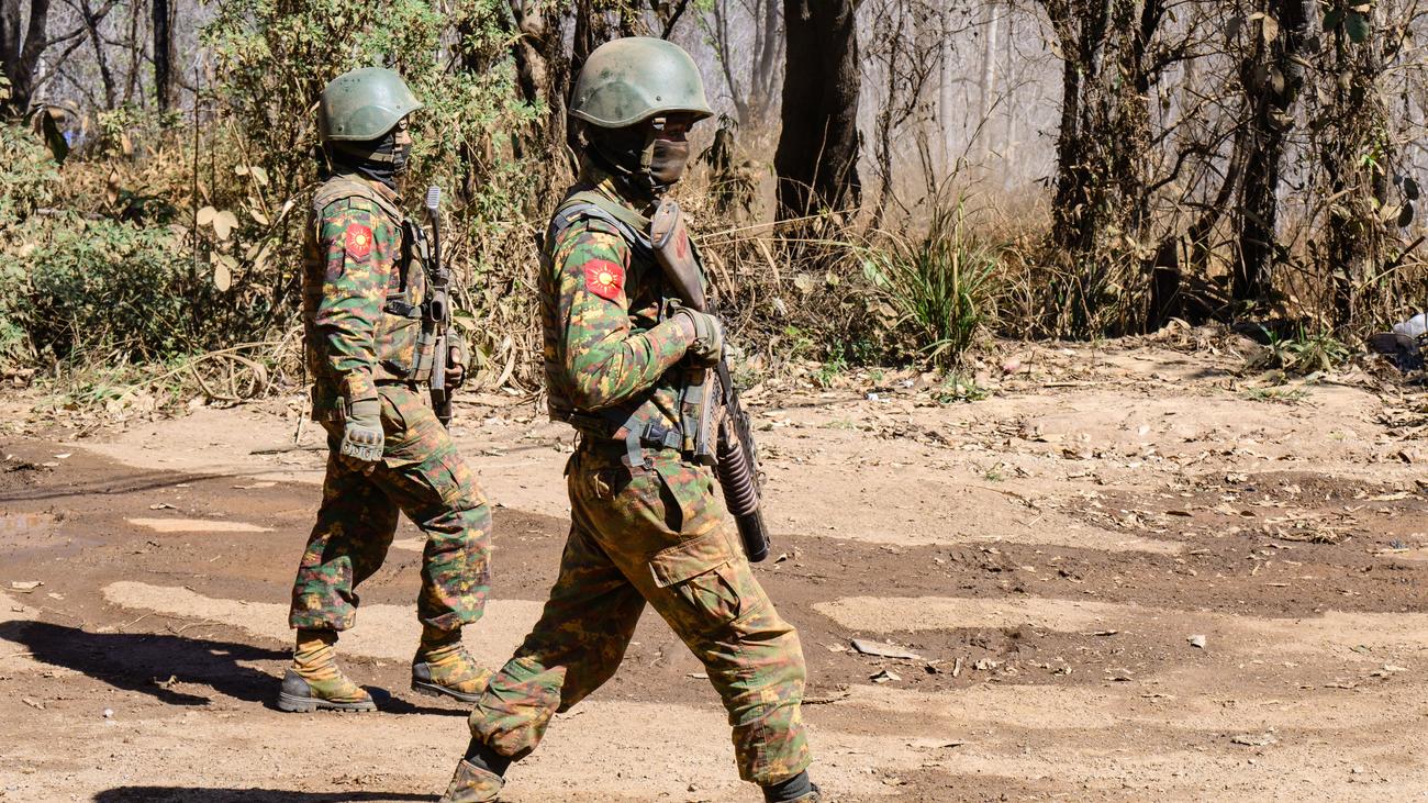 Myanmar: Ejército inicia ofensiva en varias regiones fronterizas