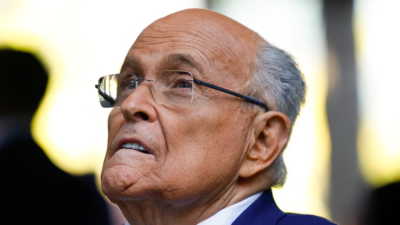 Rudy Giuliani: Trumps Ex-Berater Rudy Giuliani in kritischem Zustand im Krankenhaus 