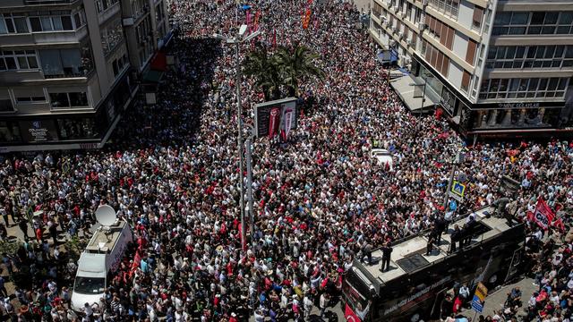 Türkische Opposition: Polizei geht mit Wasserwerfern und Tränengas gegen CHP-Demo vor