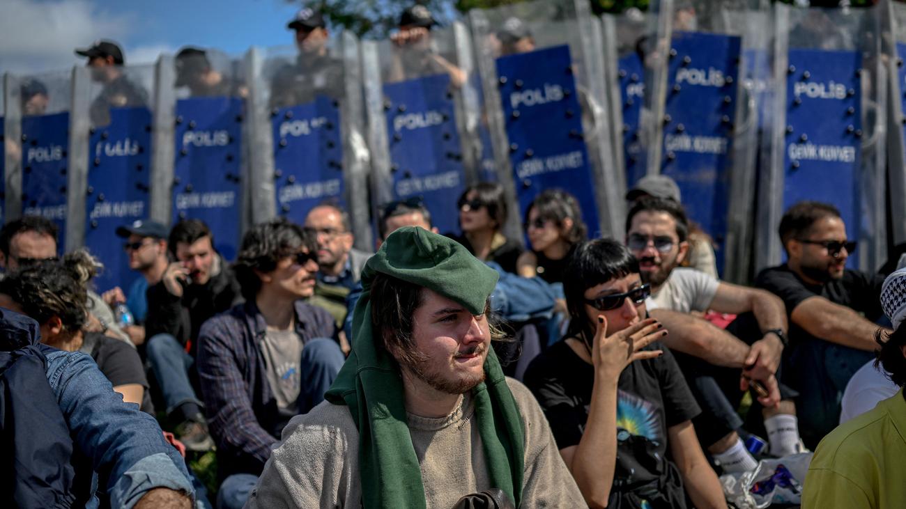 Türkei: Erdoğan nimmt Dekret zur Schließung von liberaler Uni zurück