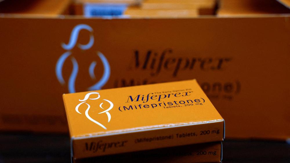  Eine Packung des Medikaments Mifepriston
