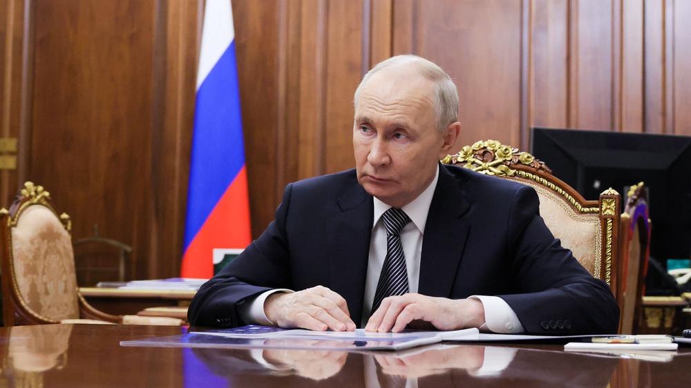 Vladimir Putin: Vladimir Putin is reportedly afraid of a coup.