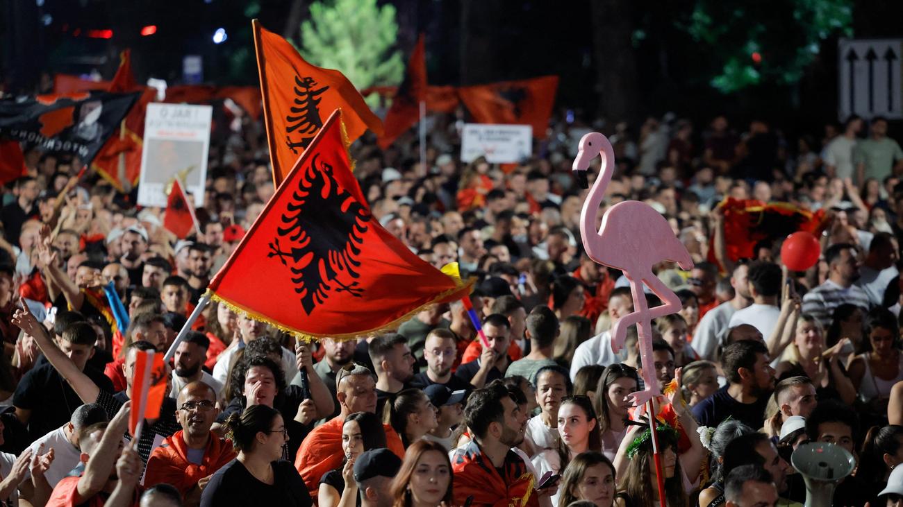 Albanien: Zehntausende protestieren gegen Luxus-Bauprojekt mit Trump-Verbindung
