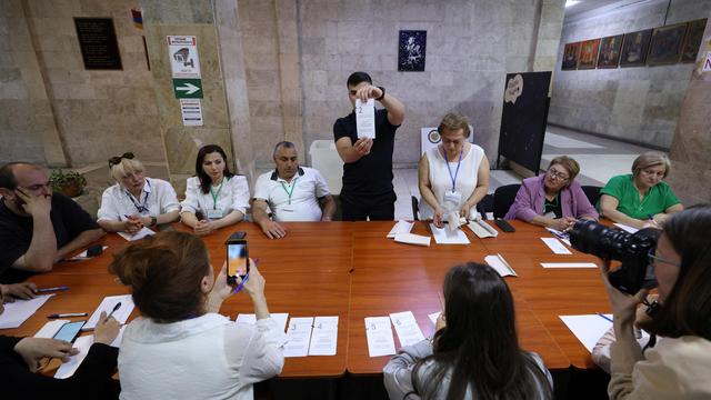 Armenien: Prowestliche Regierung liegt bei Wahl in Armenien 