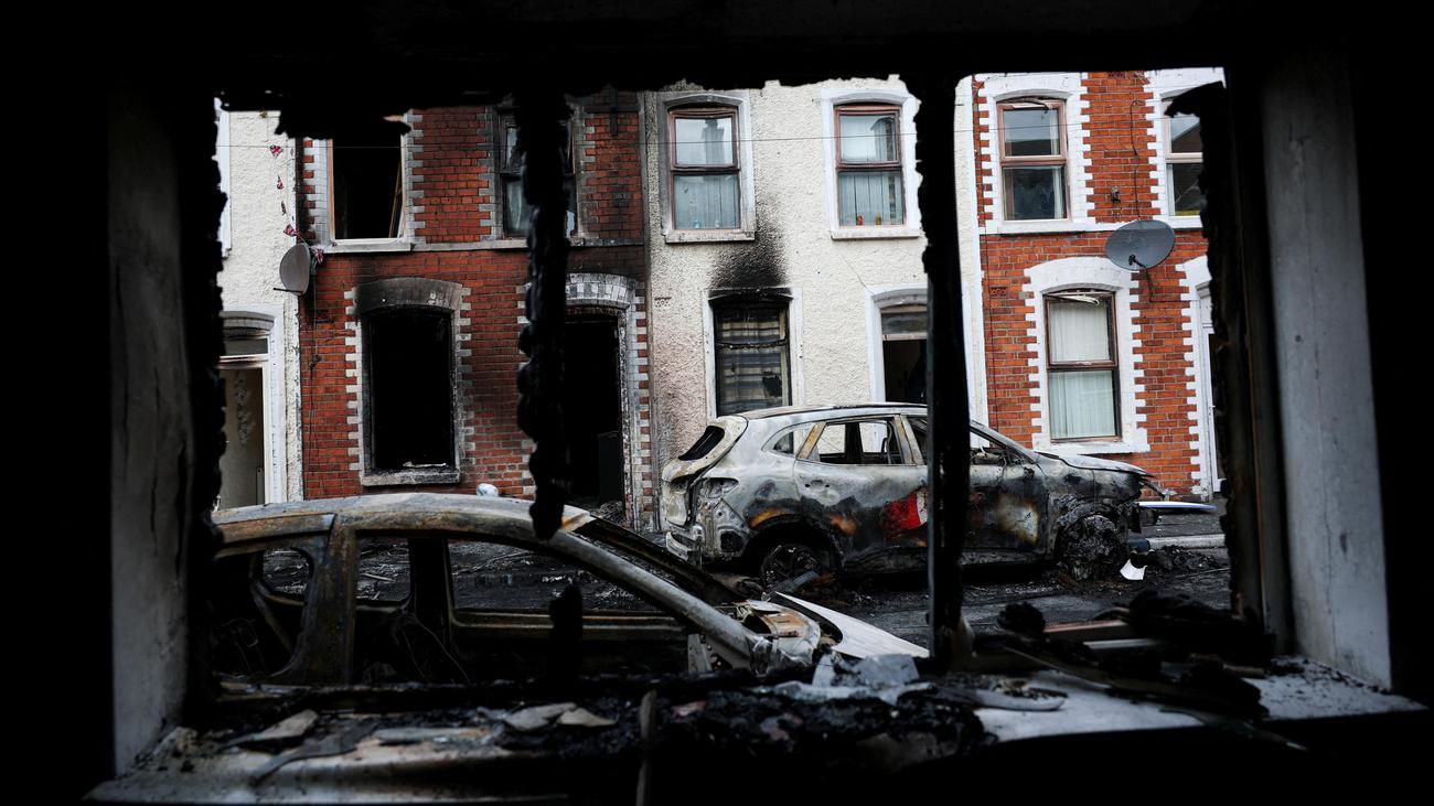 Ausschreitungen in Belfast: Alte Muster, neue Feinde