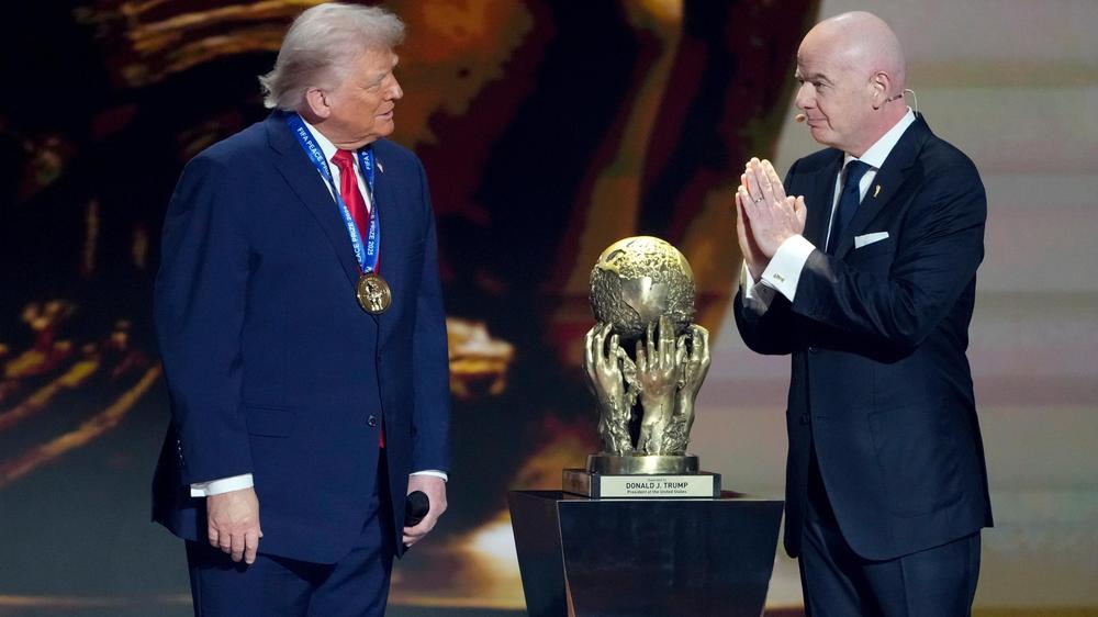 Gianni Infantino FIFA Ethikbeschwerde EU-Parlament Donald Trump