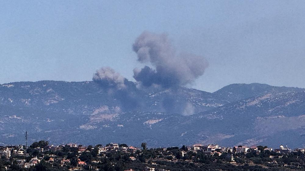  Rauch steigt im Südlibanon nach einem israelischen Angriff auf.