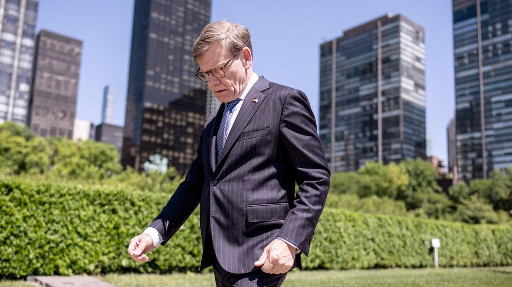  Außenminister Johann Wadephul (CDU) nannte russische Stimmungsmache und die deutsche Israelpolitik als mögliche Gründe für die Wahlniederlage für den ständigen Sicherheitsrat der UN.