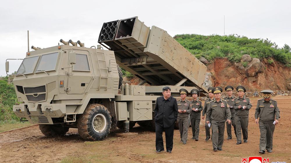  Nordkoreas Machthaber Kim Jong-un will die Produktionskapazität für waffenfähiges Nuklearmaterial »exponentiell« steigern.