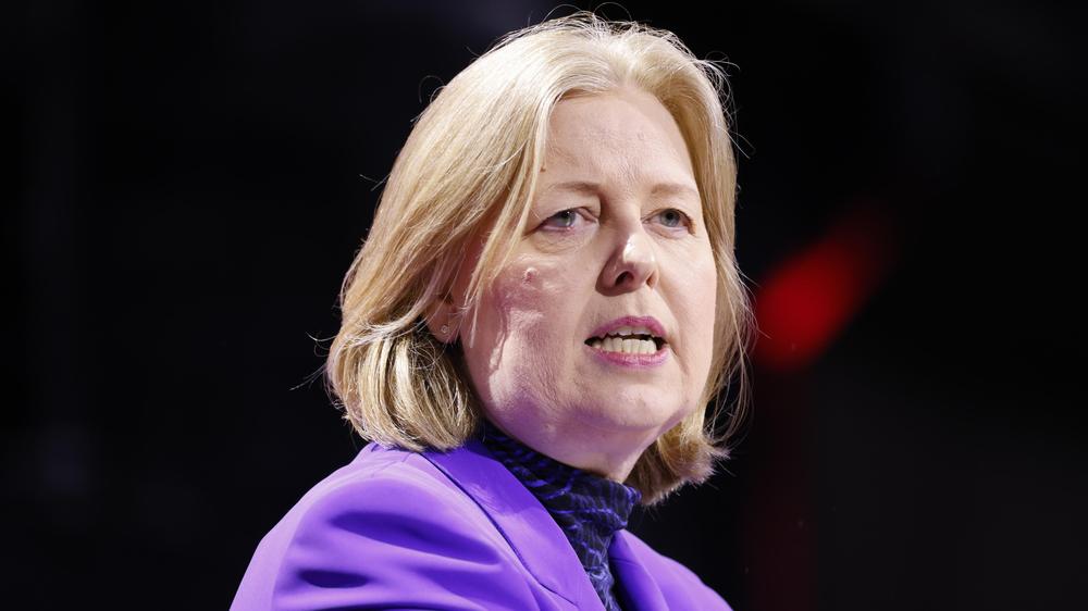  Bärbel Bas, Bundesministerin für Arbeit und Soziales, teilte mit, dass die Empfehlungen von der Bundesregierung diskutiert werden müsste, sollte kein einstimmiges Ergebnis erzielt werden.