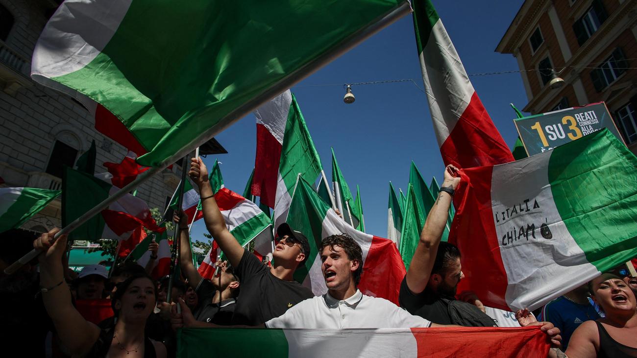 Italien: Zehntausende bei Demonstrationen um Einwanderungspolitik in Rom