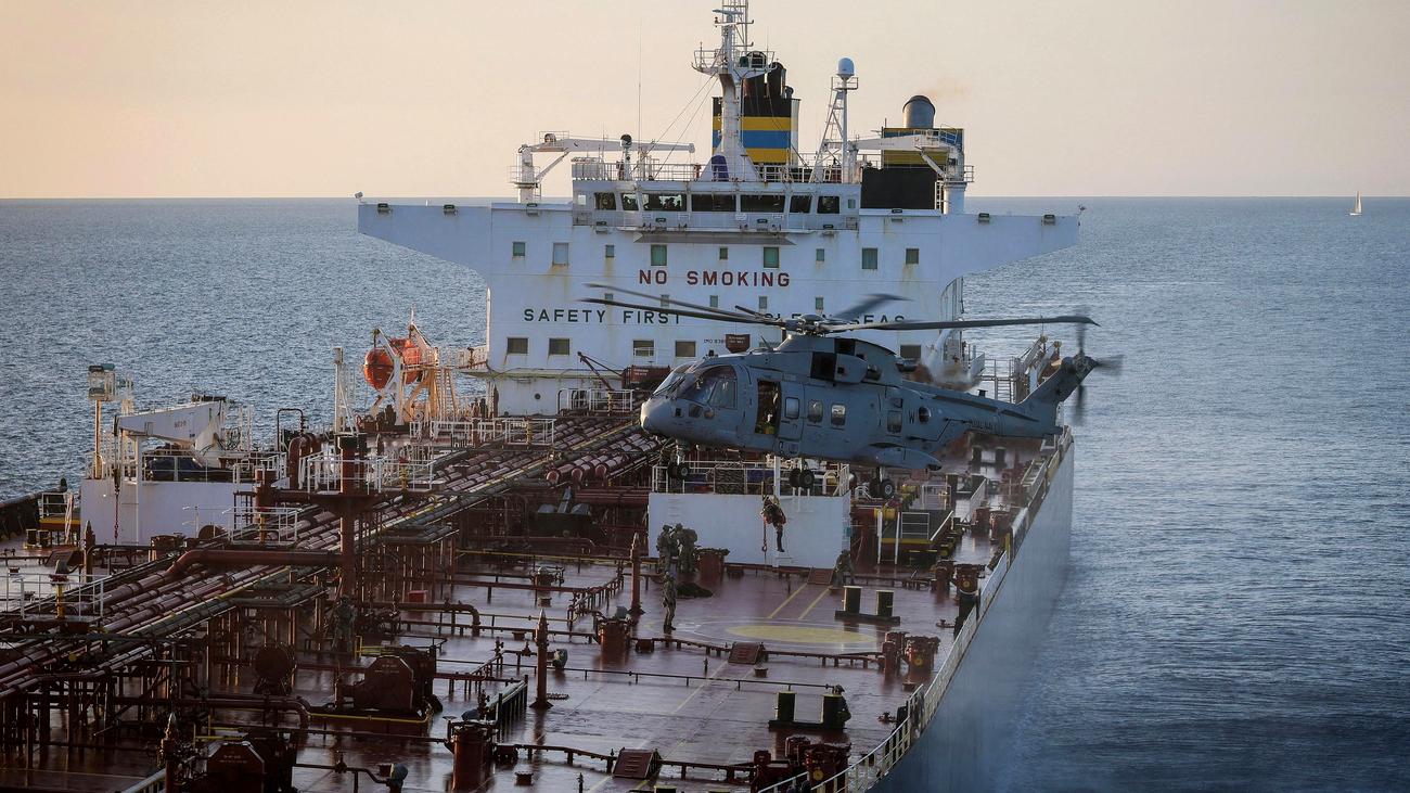 Russische Schattenflotte: Großbritannien setzt russischen Öltanker im Ärmelkanal fest