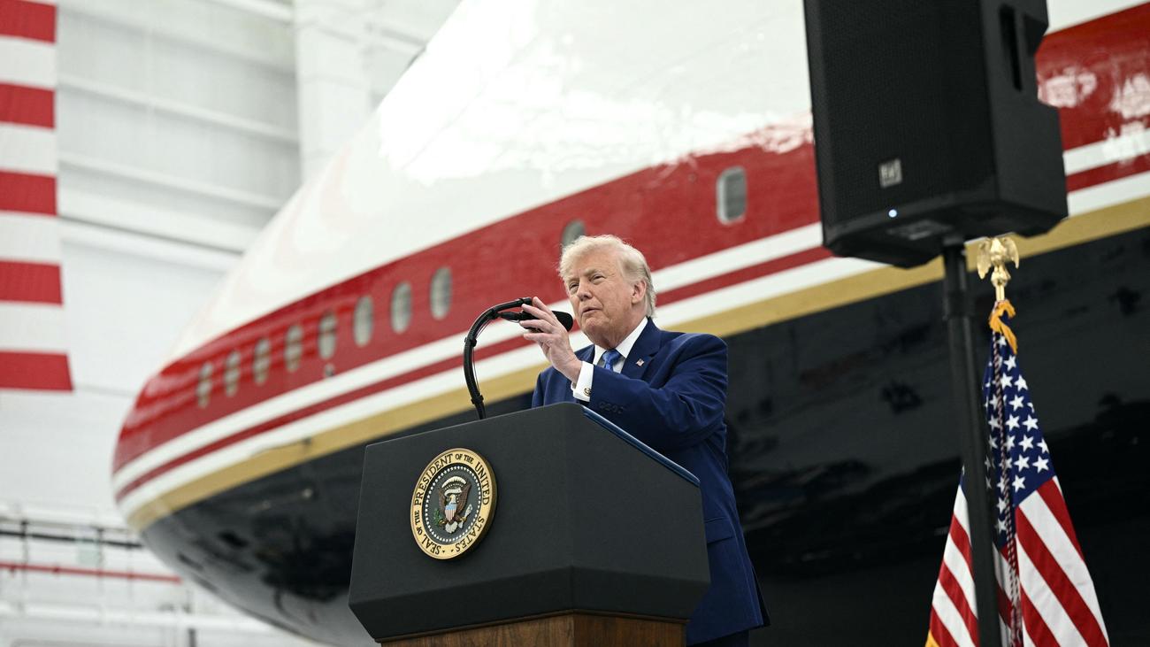 US-Präsidentenflugzeug: Donald Trump präsentiert die von Katar geschenkte neue Air Force One