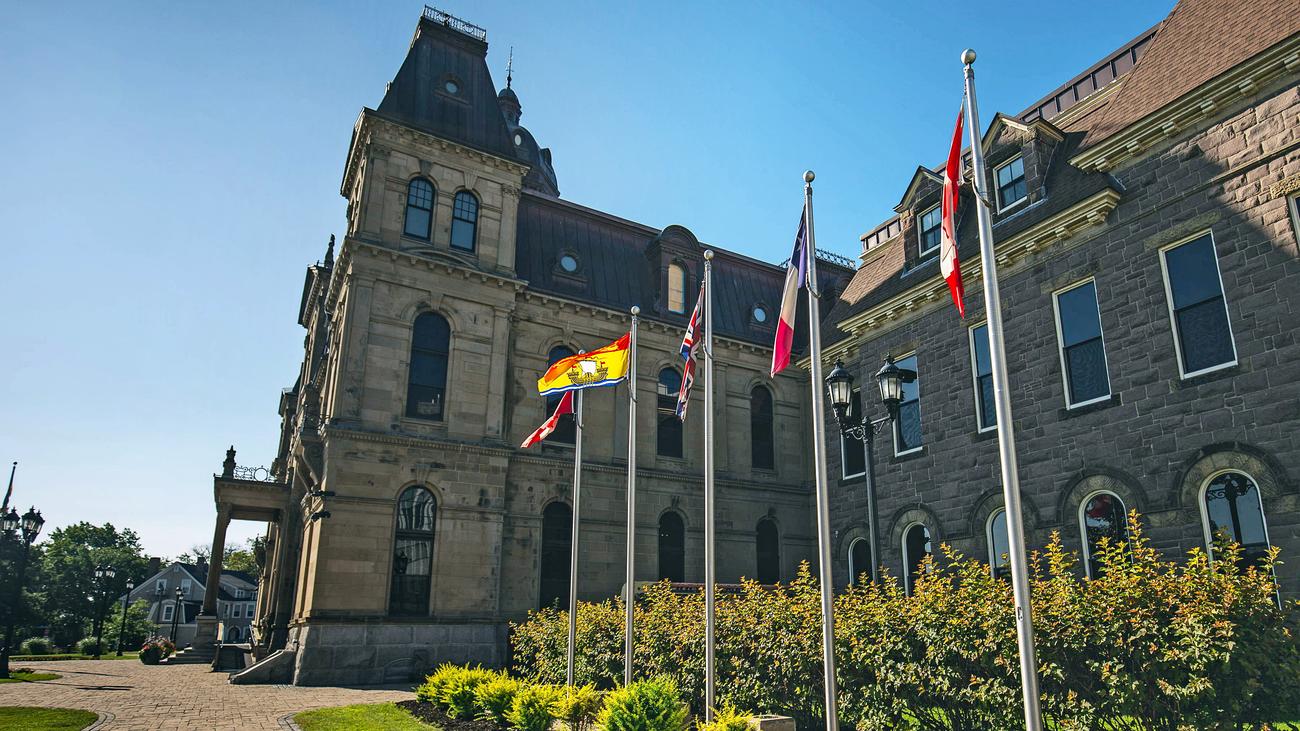 Kanada: Kanadischer Politiker liest im Parlament unbemerkt KI-Antwort vor