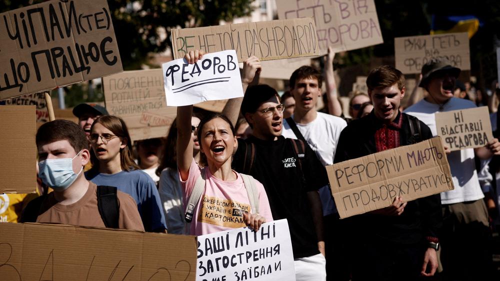 Kabinettsumbildung Ukraine Wolodymyr Selenskyj Mychajlo Fedorow Protest