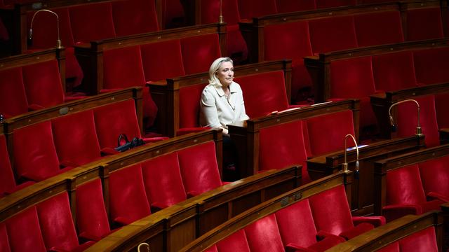 Marine Le Pen: Ob sie mit Fußfessel kandidiert, muss sie selbst entscheiden