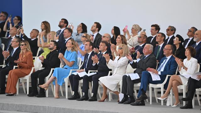 Französischer Nationalfeiertag: Friedrich Merz besucht Militärparade zu französischem Nationalfeiertag